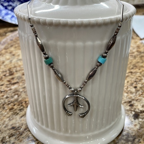 ⭐️Vintage Navajo Naja Pendant Turquoise & Sterling Silver Necklace—Beautiful! - Picture 1 of 8